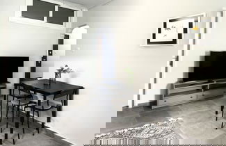 Foto 3 - Phaedrus Living Modern Cityscape Flat