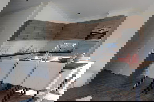 Photo 8 - Comfortable Chalet With Dishwasher