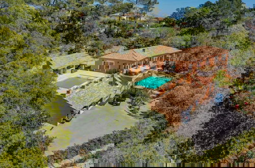 Foto 17 - Luxury Property With Private Pool