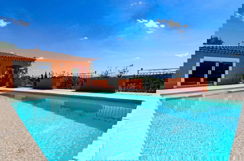 Foto 20 - Luxury Property With Private Pool