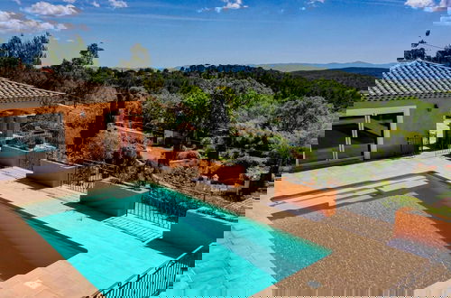 Foto 21 - Luxury Property With Private Pool