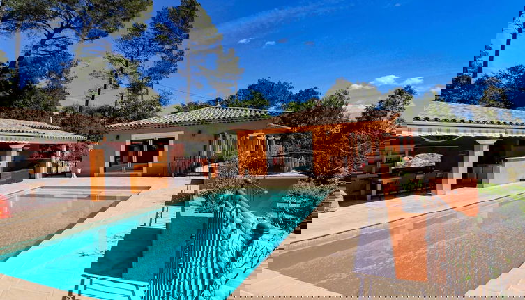 Foto 1 - Luxury Property With Private Pool