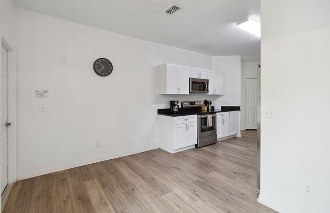 5/4 Pool Home Located in Sunset Ridge Community! - Foto 7