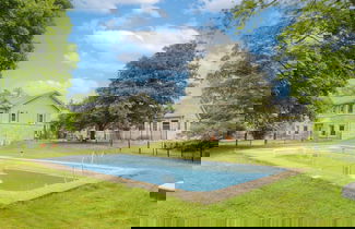 Foto 2 - Game Farm Villa by Avantstay 10bdr, Private Pond, Spa, Pool Family-friendly