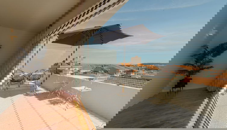 Foto 1 - Porto Panoramic Views With Terrace by Vacationy