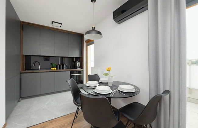 Bielawska Loft Apartment by Renters - Photo 5