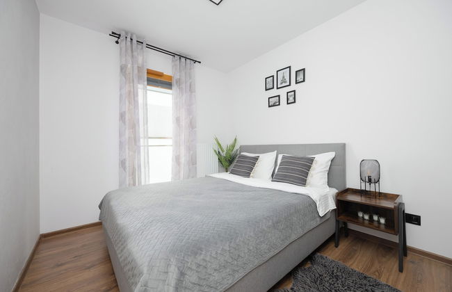 Bielawska Loft Apartment by Renters - Photo 3