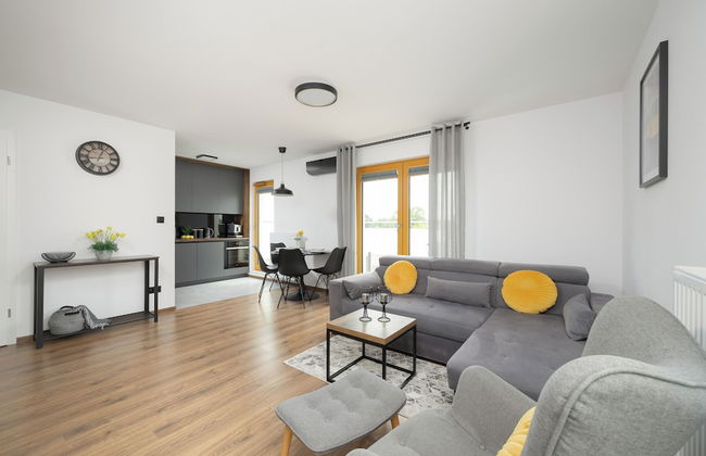 Bielawska Loft Apartment by Renters - Photo 11