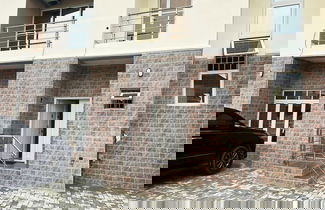 Foto 1 - Ayinde homes