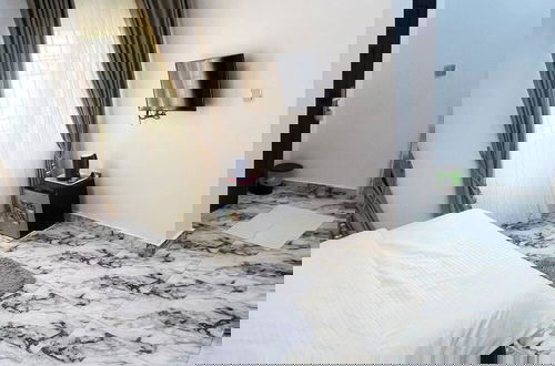 Foto 4 - Ayinde homes