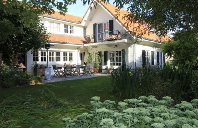 Charming Home w/ Garden - Foto 31