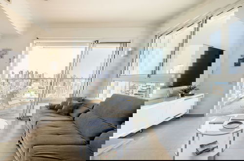 Photo 13 - Seaside High-Rise Apt by Sea N' Rent