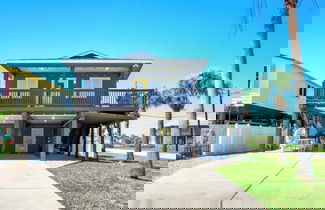 Foto 2 - Boujee Pelican by Avantstay Pool+game Room+views