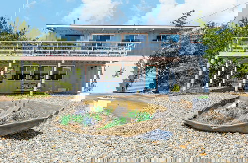 Foto 38 - Totally Beachin' Getaway by Avantstay Waterfront