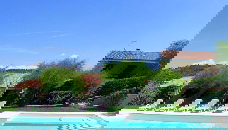Foto 1 - Belvilla by OYO Comfortable Apartment With Pool