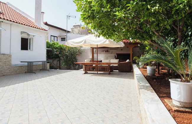 Deluxe 3 Bd House near Lagonisi w Garden - Photo 57