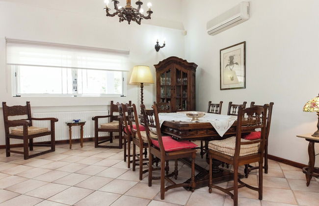 Deluxe 3 Bd House near Lagonisi w Garden - Photo 18
