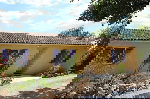 Foto 29 - Holiday Home With Large Garden and Pool