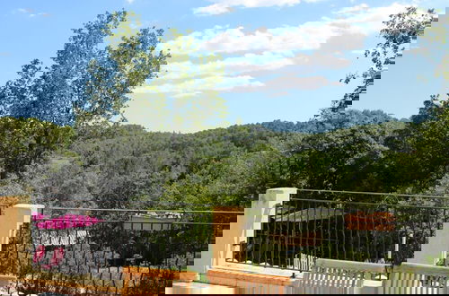 Foto 33 - Holiday Home With Large Garden and Pool