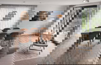 Photo 2 - Luxury Villa With Wine Climate Cabinet