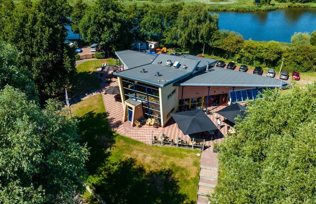 Chalet in Friesland With Play Area - Foto 29