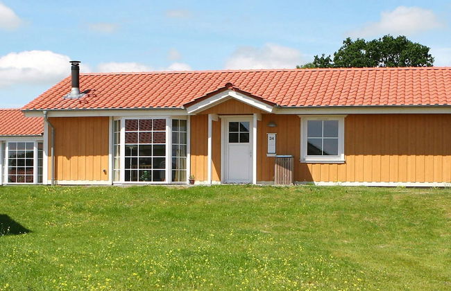 6 Person Holiday Home on a Holiday Park in Grasten - Foto 12