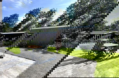 Foto 16 - Beautiful Holiday Home With Terrace on the Veluwe