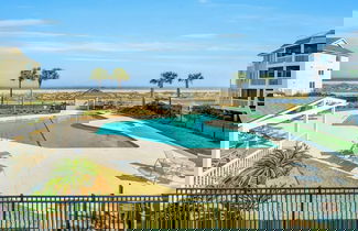 Photo 3 - 103 H Tidewater by Avantstay Walk to Beach Community Pool