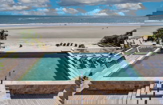 Foto 1 - 114 Ocean Boulevard by Avantstay Beachfront Infinity Pool Basketball Court Recently Renovated!