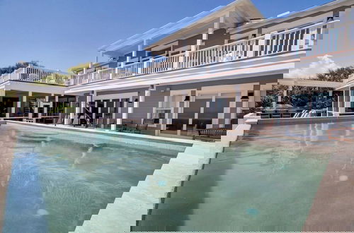 Foto 46 - 114 Ocean Boulevard by Avantstay Beachfront Infinity Pool Basketball Court Recently Renovated!
