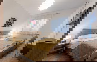 Foto 3 - Modern and Spacious Home With Swimming Pool