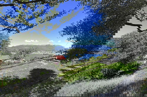 Foto 25 - Romantic Lake View With Garden