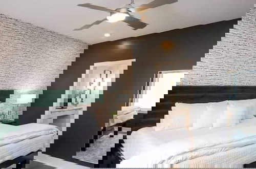 Foto 14 - Spacious 4BR Minutes From Broadway- Sleeps 14