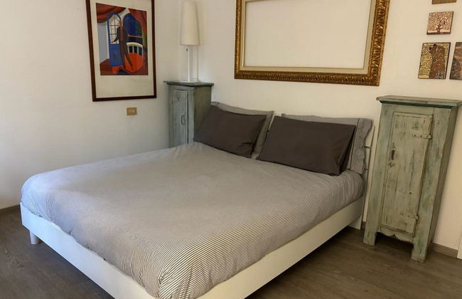 Beautiful Apartment Near Riviera - Photo 1