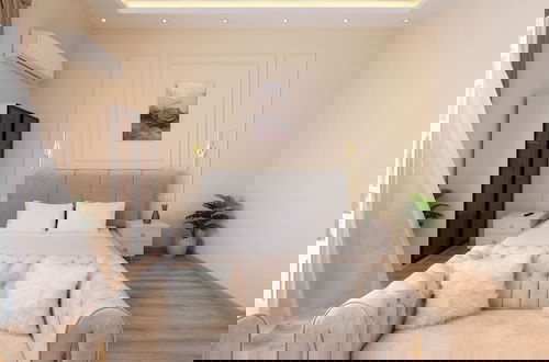 Photo 5 - Museum Studios