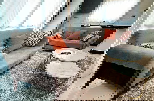 Photo 10 - LivLuxe Apartments 2