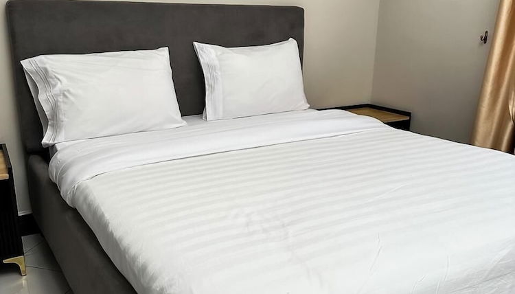 Photo 1 - LivLuxe Apartments 2
