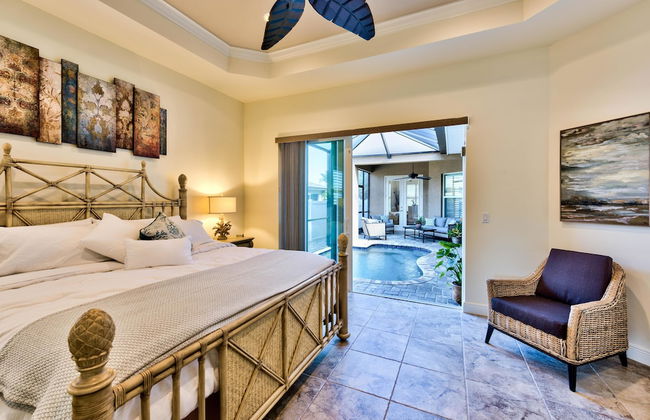 Amalfi Vacation Rental: Stylish 3-BR Retreat Steps from Vanderbilt Beach. Relax by the Private Pool and Enjoy Modern Amenities. Ideal for Families with Easy Access to Mercato and Local Attractions - Photo 19