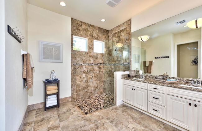 Amalfi Vacation Rental: Stylish 3-BR Retreat Steps from Vanderbilt Beach. Relax by the Private Pool and Enjoy Modern Amenities. Ideal for Families with Easy Access to Mercato and Local Attractions - Photo 21