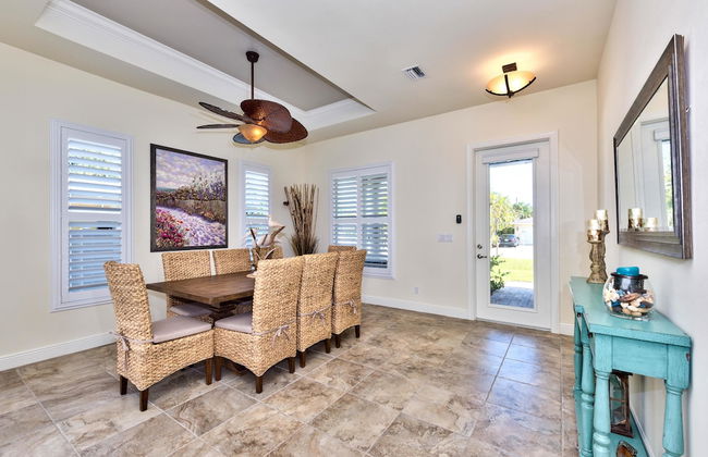 Amalfi Vacation Rental: Stylish 3-BR Retreat Steps from Vanderbilt Beach. Relax by the Private Pool and Enjoy Modern Amenities. Ideal for Families with Easy Access to Mercato and Local Attractions - Photo 8