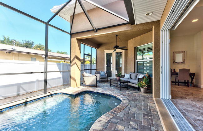 Amalfi Vacation Rental: Stylish 3-BR Retreat Steps from Vanderbilt Beach. Relax by the Private Pool and Enjoy Modern Amenities. Ideal for Families with Easy Access to Mercato and Local Attractions - Photo 24