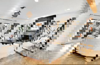 Photo 1 - Dos Palos by Avantstay Mod Hollywood Sanctuary