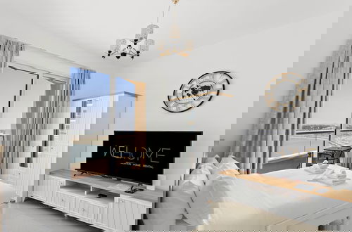 Foto 1 - WelHome - Lovely Studio Apartment in Production City