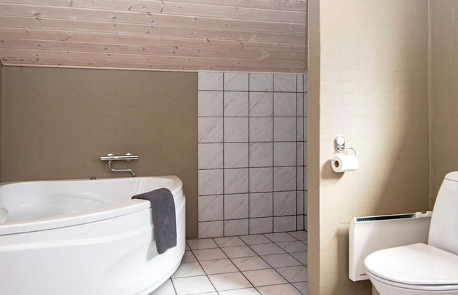 6 Person Holiday Home in Oksbol - Foto 8