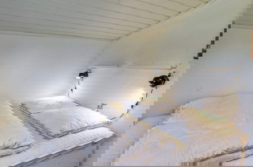 Photo 2 - 4 Person Holiday Home in Vaeggerlose