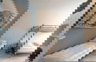 Photo 3 - Cozy Apartment Near Beach