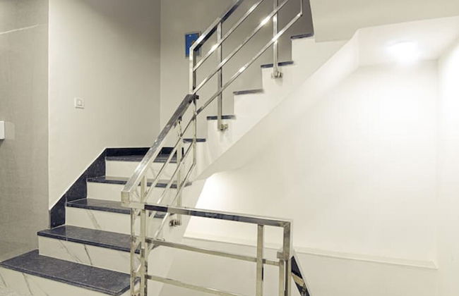 Modern Loft Overlooking Hills and Park - Foto 10