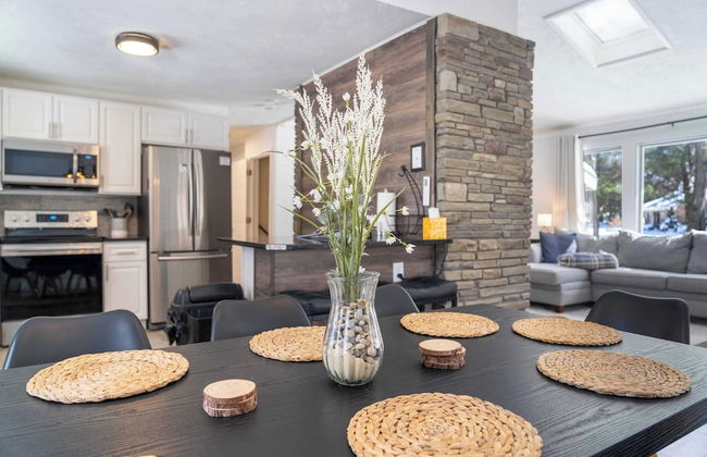 Birchwood by Avantstay Game Room + Lake Access - Foto 10