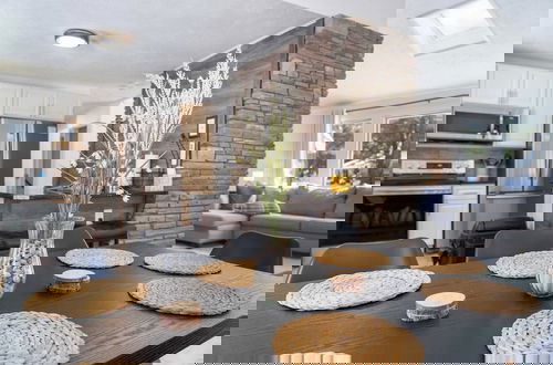 Foto 10 - Birchwood by Avantstay Game Room + Lake Access