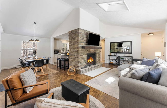 Birchwood by Avantstay Game Room + Lake Access - Foto 1